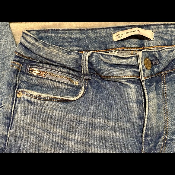 Zara Distressed Cropped Jeans - Picture 8 of 9